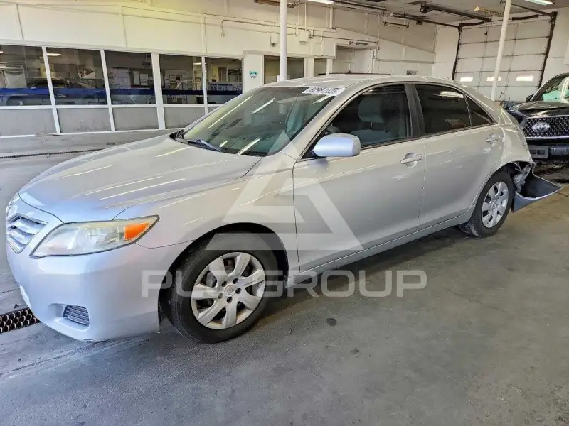 2011 Toyota CAMRY фото