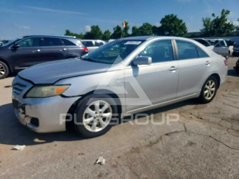 2011 Toyota CAMRY фото