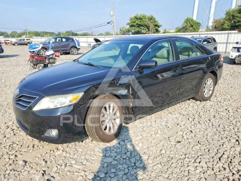 2011 Toyota CAMRY фото