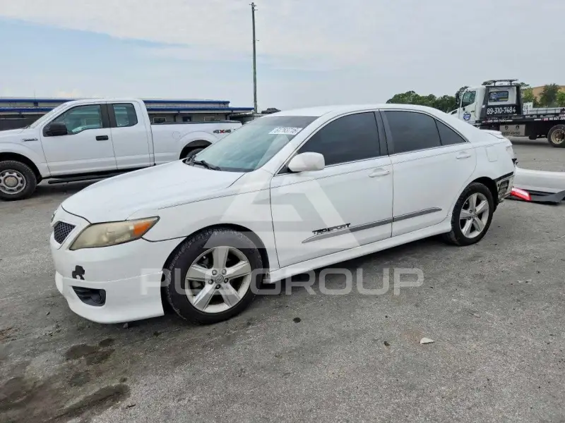 2011 Toyota CAMRY фото
