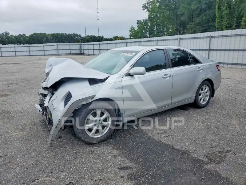 2011 Toyota CAMRY photo