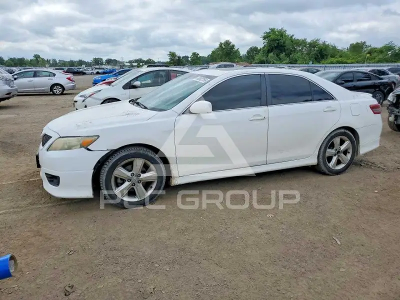 2011 Toyota CAMRY фото