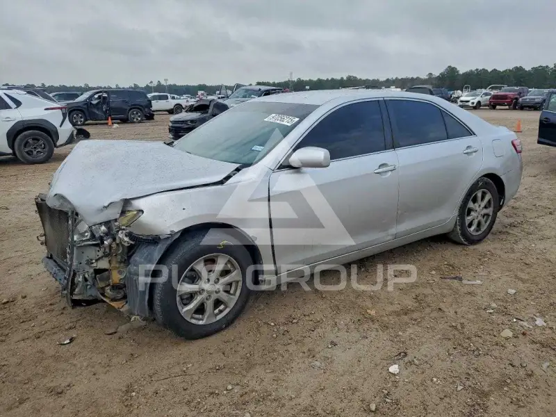 2011 Toyota CAMRY фото
