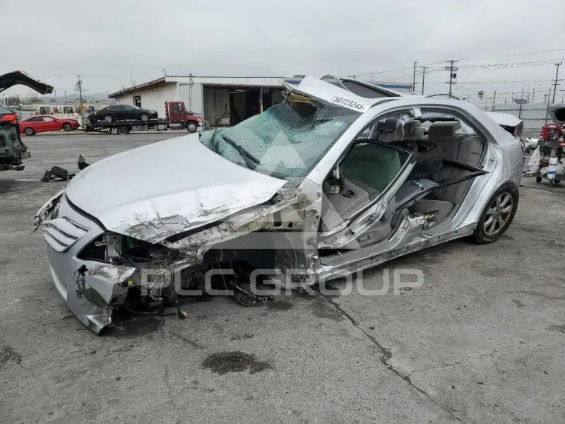 2011 Toyota CAMRY фото