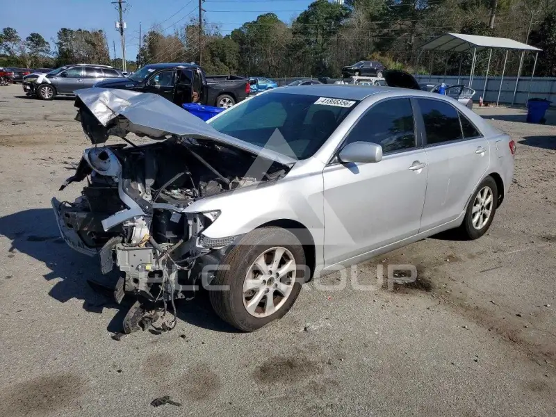 2011 Toyota CAMRY фото