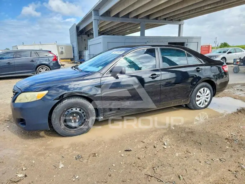 2011 Toyota CAMRY фото