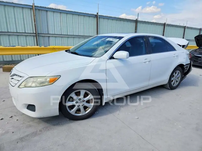 2011 Toyota CAMRY фото
