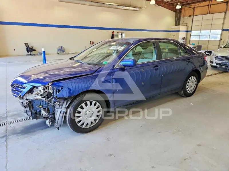 2011 Toyota CAMRY фото