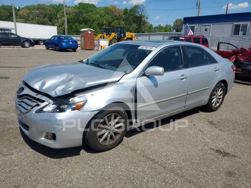 2011 Toyota CAMRY фото