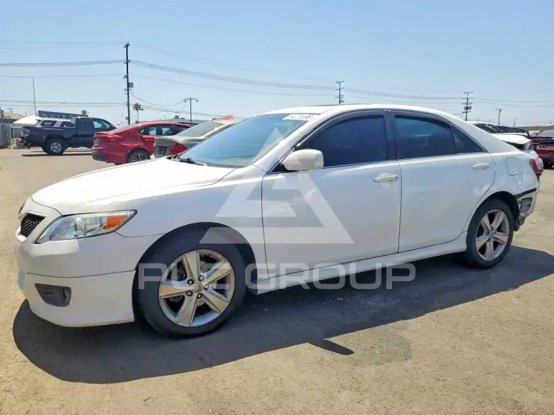 2011 Toyota CAMRY фото