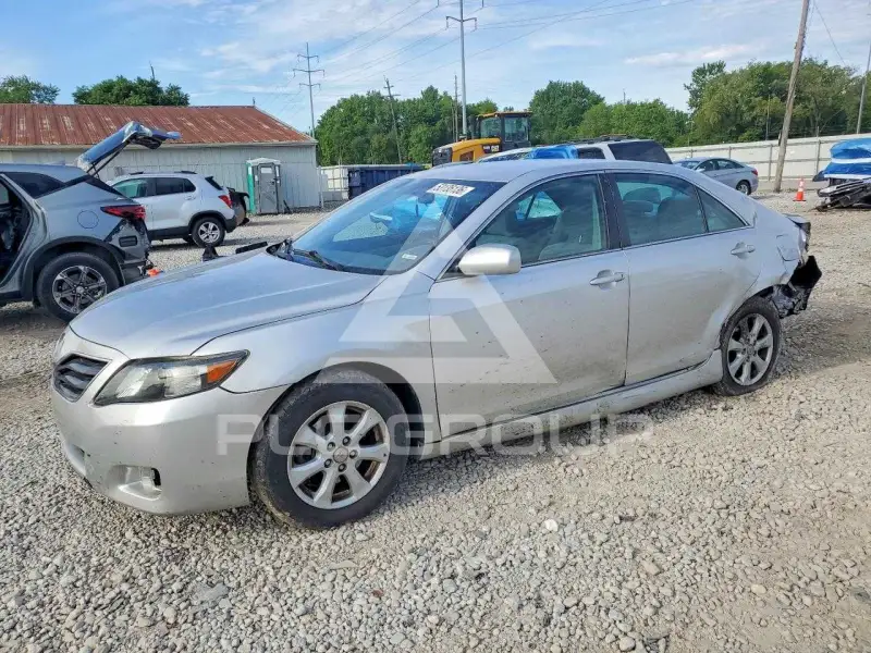 2011 Toyota CAMRY фото