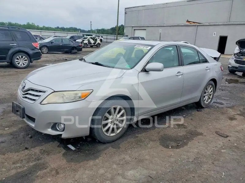 2011 Toyota CAMRY фото