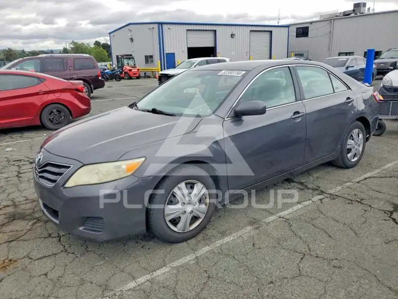 2011 Toyota CAMRY фото