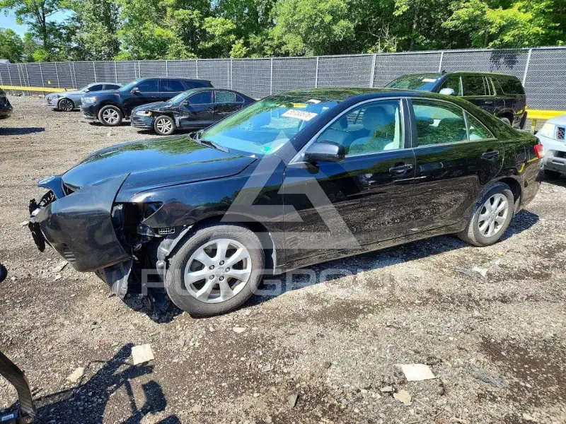 2011 Toyota CAMRY фото