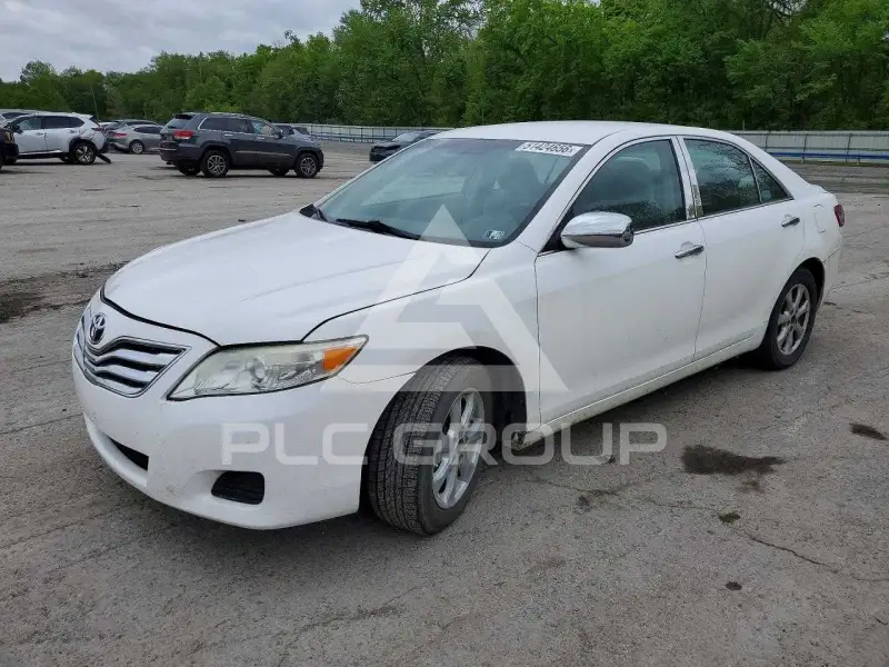 2011 Toyota CAMRY фото