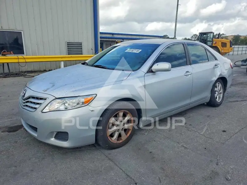 2011 Toyota CAMRY фото