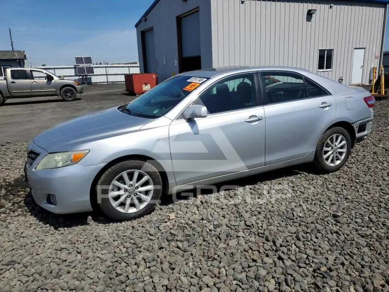 2011 Toyota CAMRY фото