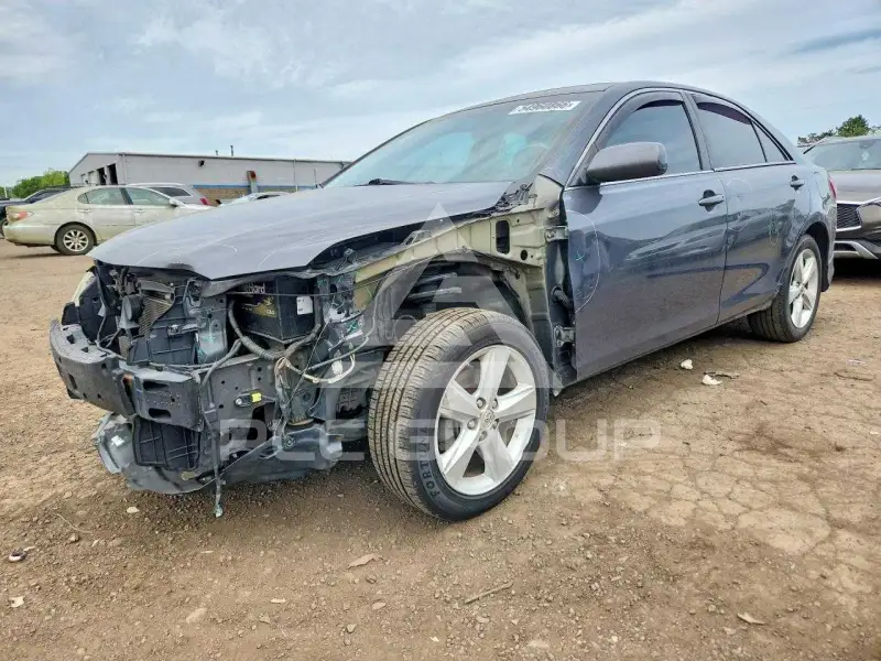 2011 Toyota CAMRY фото