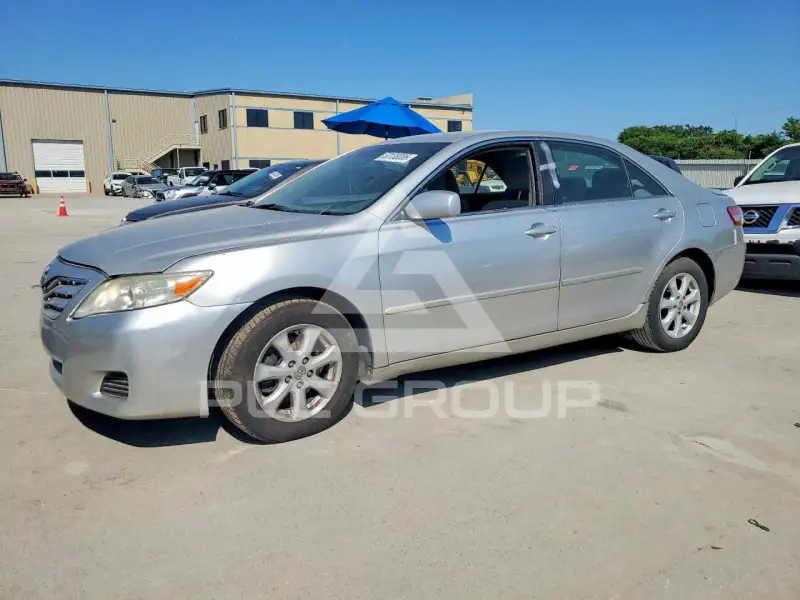 2011 Toyota CAMRY фото