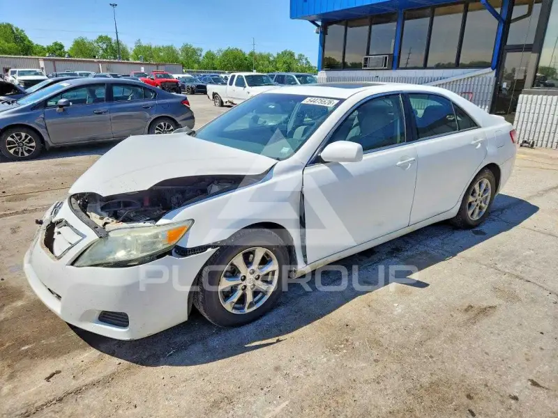 2011 Toyota CAMRY фото