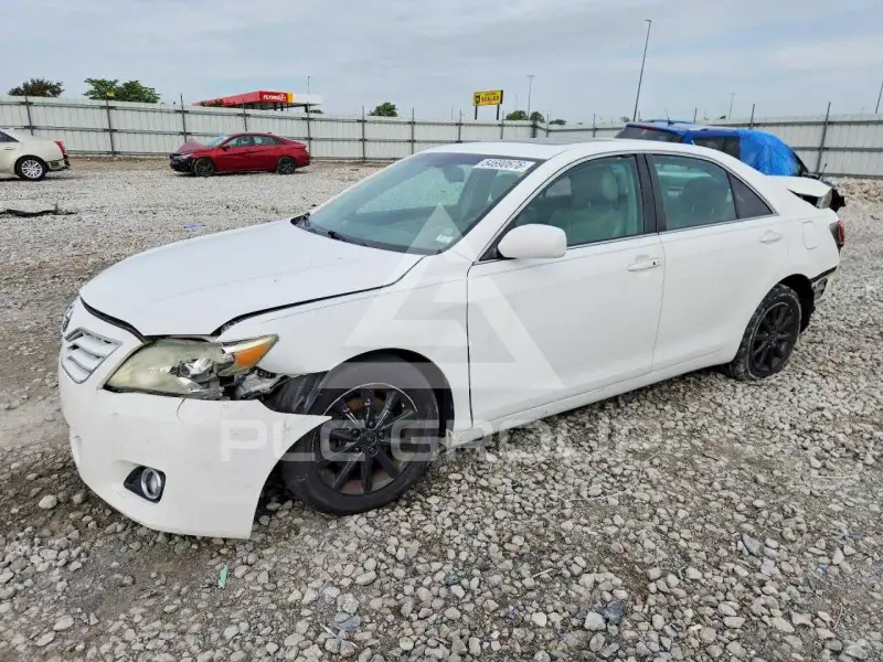 2011 Toyota CAMRY фото