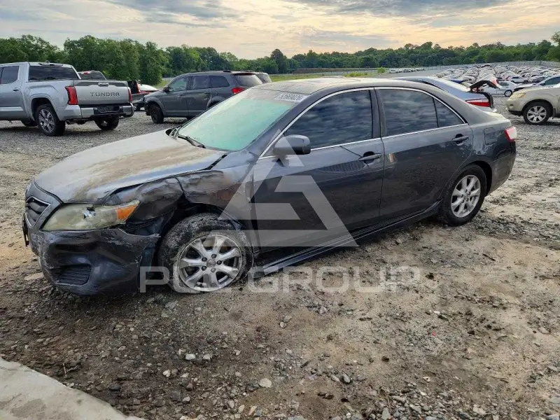 2011 Toyota CAMRY фото