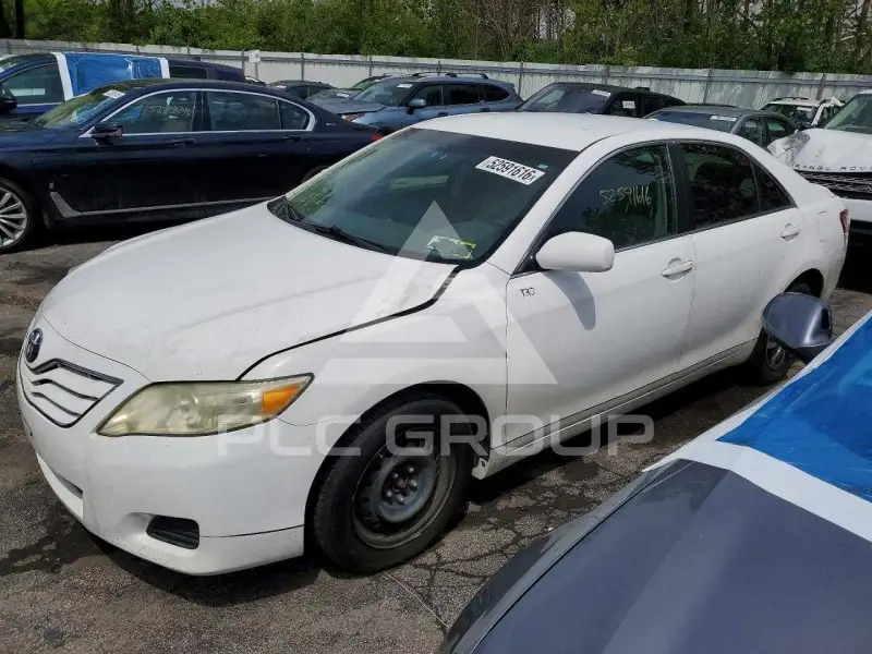 2011 Toyota CAMRY фото