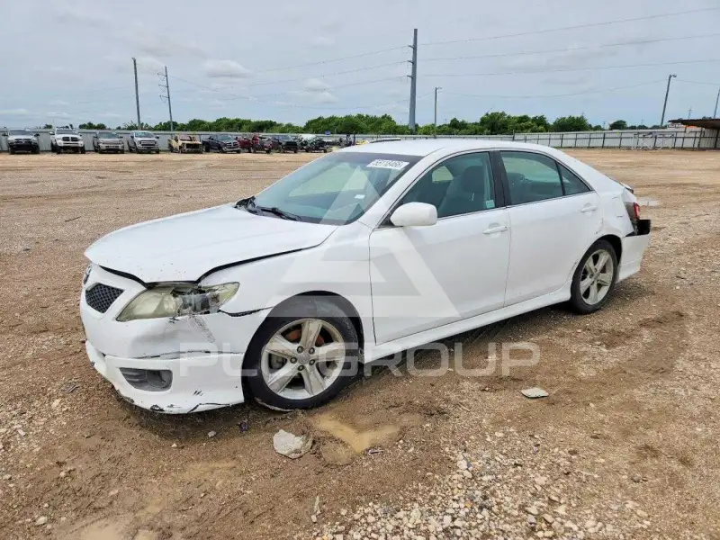 2011 Toyota CAMRY photo