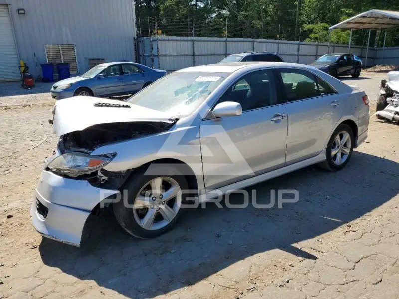 2011 Toyota CAMRY фото