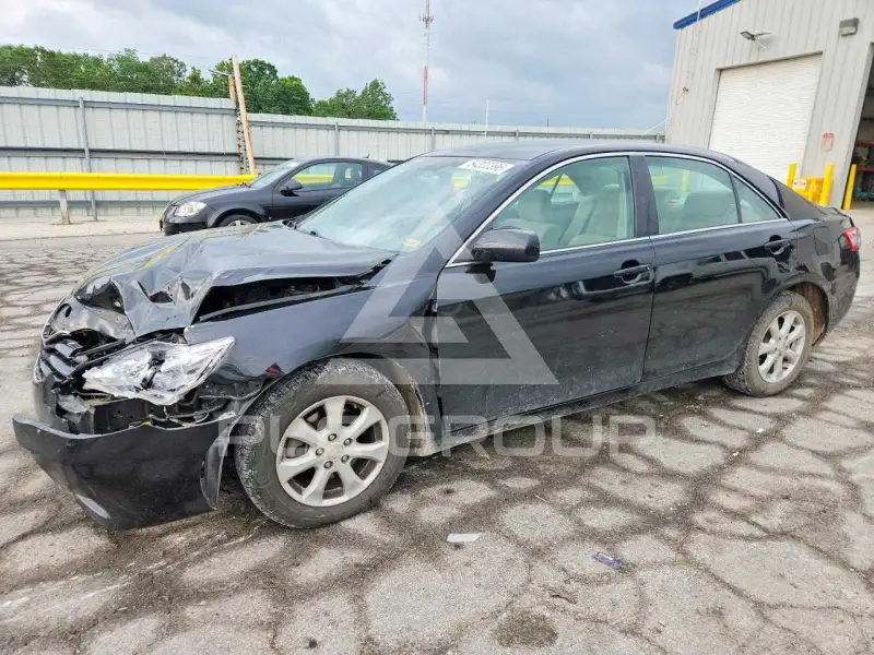 2011 Toyota CAMRY фото