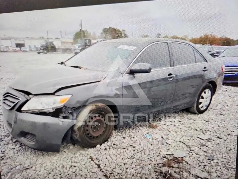 2011 Toyota CAMRY фото