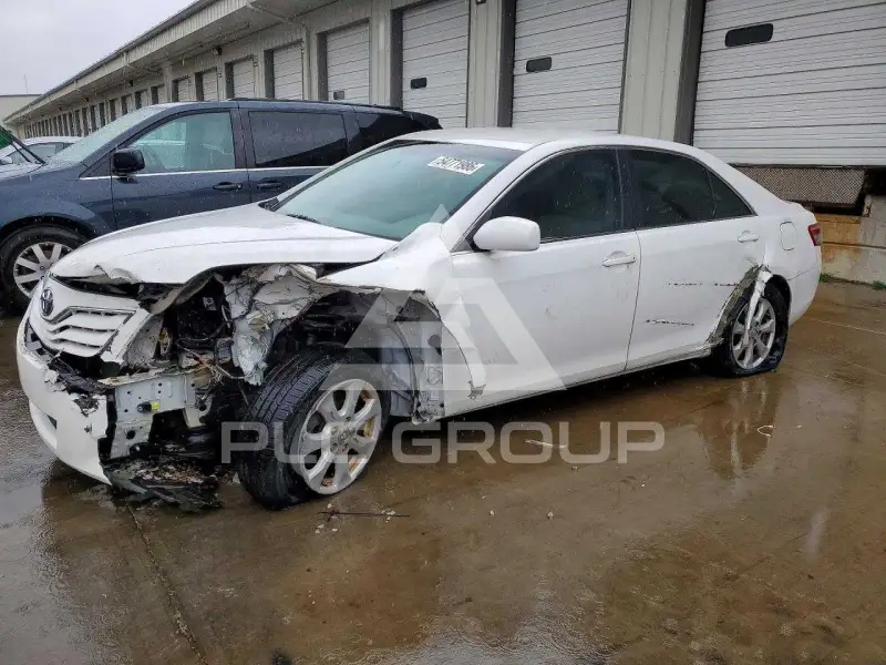 2011 Toyota CAMRY фото