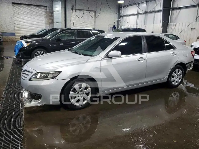 2011 Toyota CAMRY фото