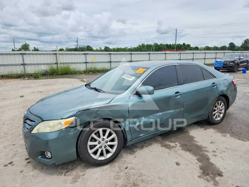 2011 Toyota CAMRY photo