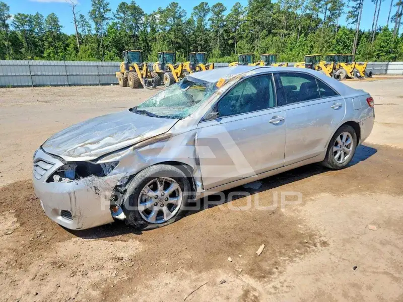 2011 Toyota CAMRY фото