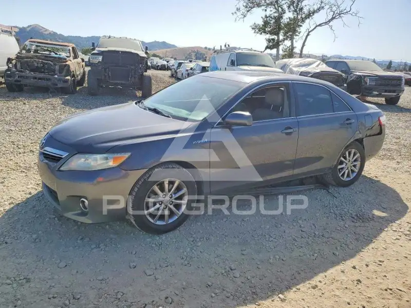 2011 Toyota CAMRY фото
