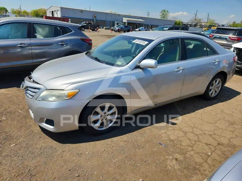 2011 Toyota CAMRY фото