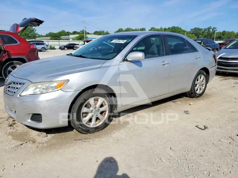 2011 Toyota CAMRY фото