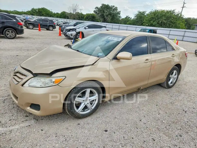 2011 Toyota CAMRY фото