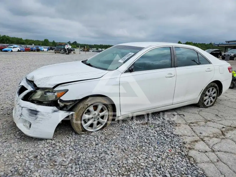 2011 Toyota CAMRY фото