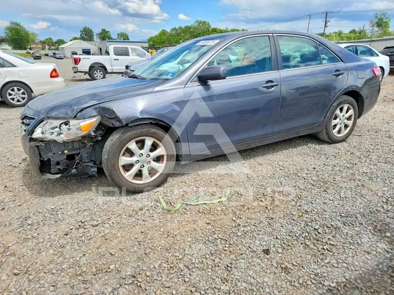 2011 Toyota CAMRY фото
