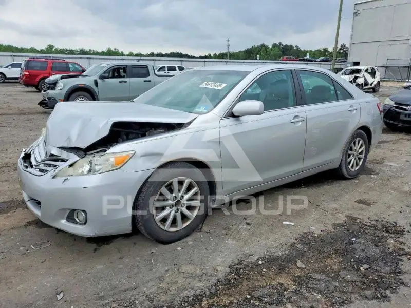 2011 Toyota CAMRY фото