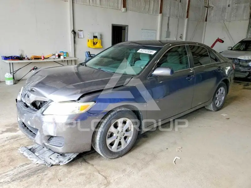 2011 Toyota CAMRY фото