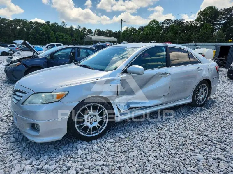 2011 Toyota CAMRY фото