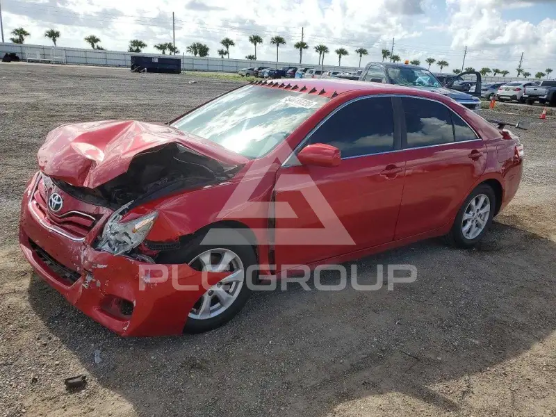 2011 Toyota CAMRY фото