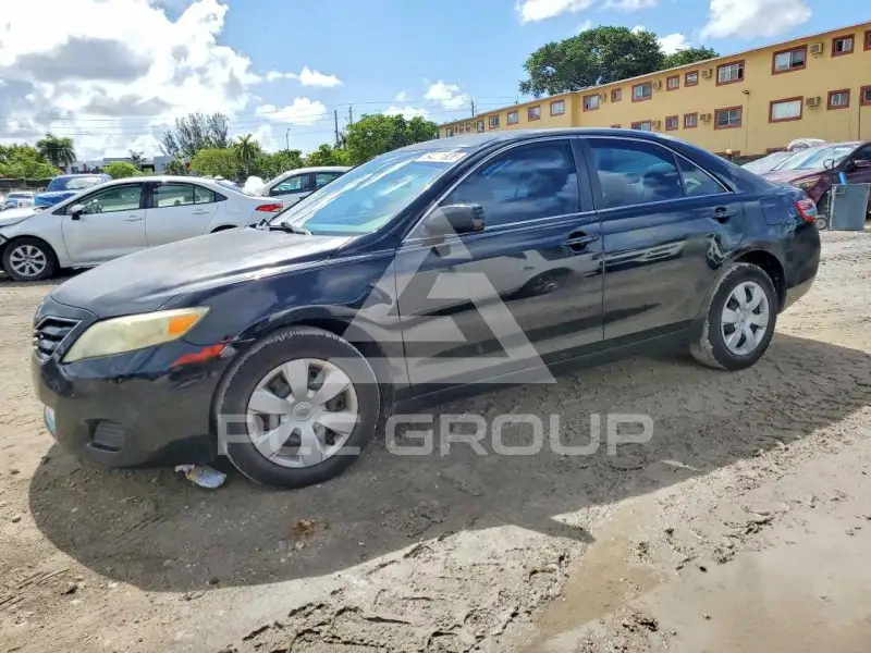 2011 Toyota CAMRY фото
