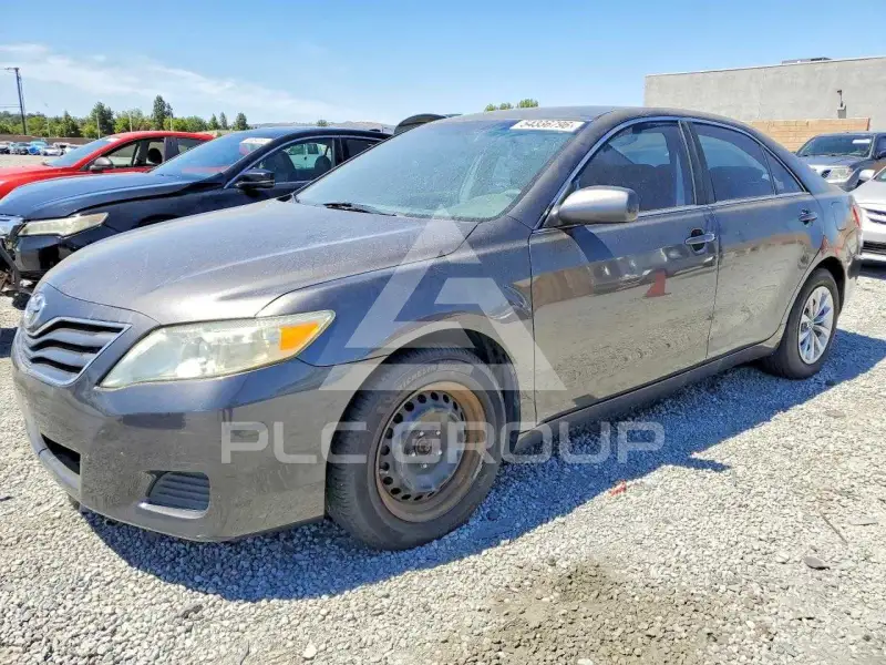2011 Toyota CAMRY фото