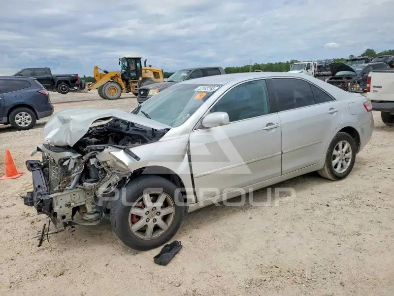 2011 Toyota CAMRY photo
