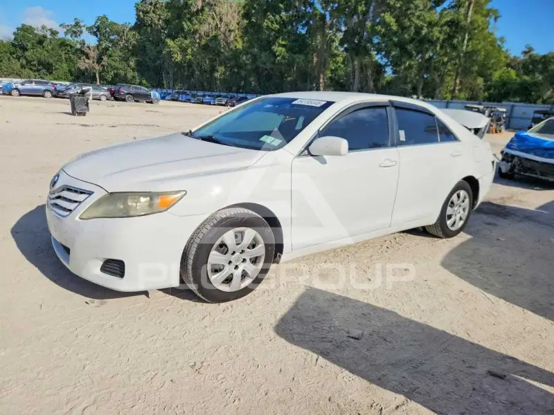 2011 Toyota CAMRY фото