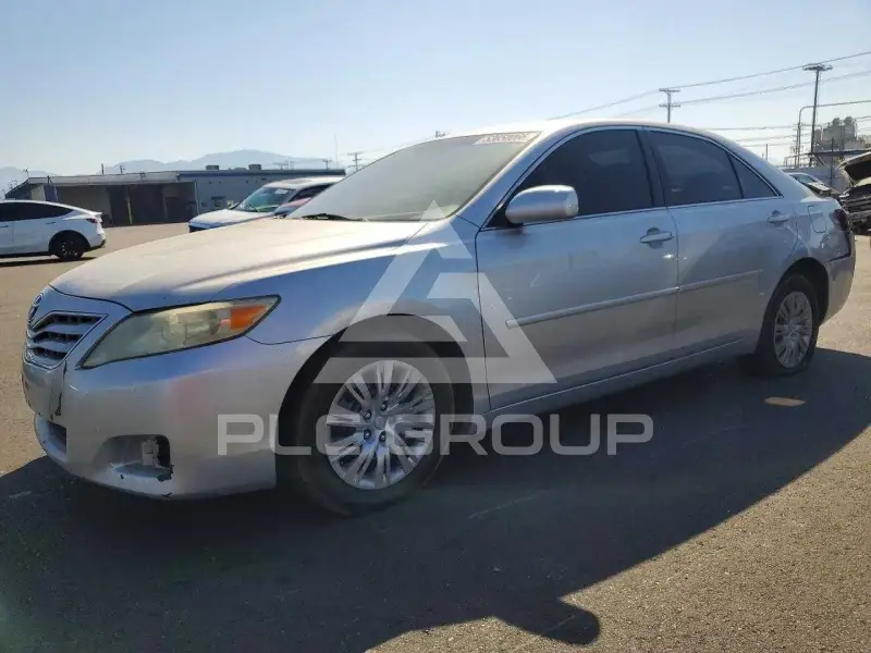 2011 Toyota CAMRY фото